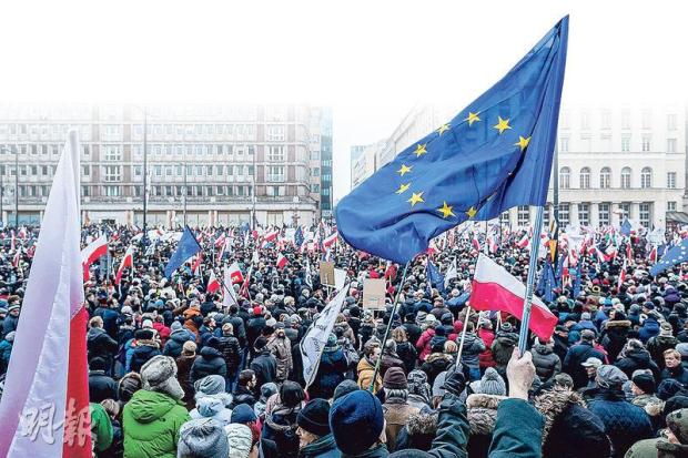 27de7b08e778362568e433b6776f5fda